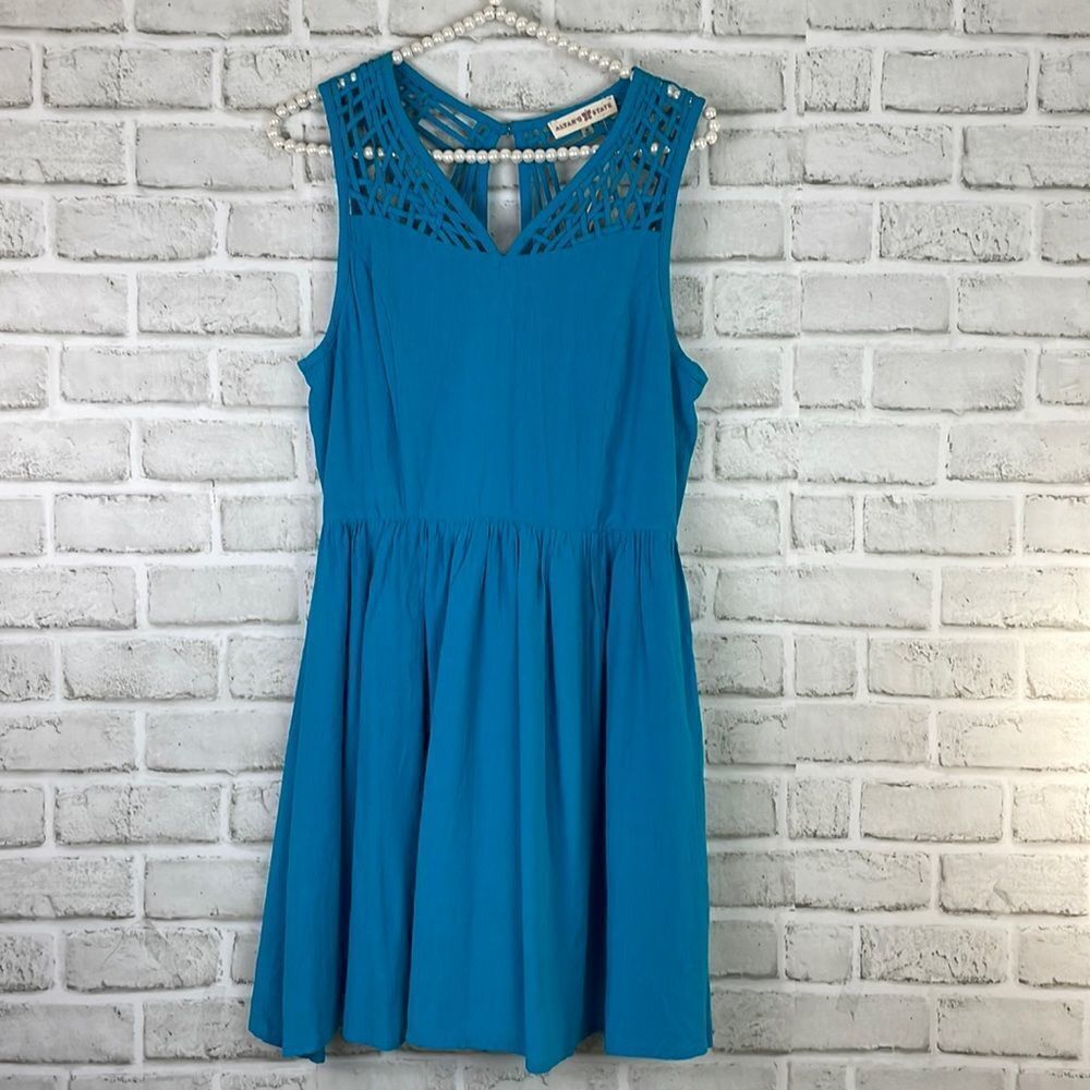New Altar’d State Strappy Blue Sleeveless Dress Key Hole Back Size Medium